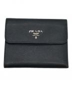 PRADA）の古着「ロゴ　2つ折り財布　コンパトウォレット」｜ブラック