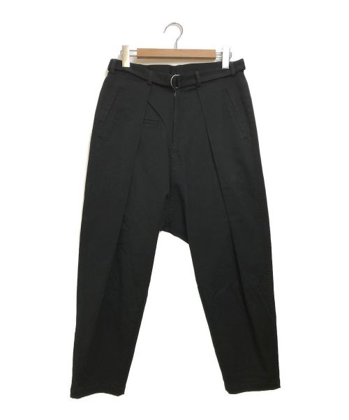 sulvam（サルバム）sulvam (サルバム) ベルテッドタックパンツ ブラック サイズ:Mの古着・服飾アイテム
