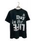 sacai（サカイ）の古着「サイドジップロゴプリントTシャツ」｜ブラック