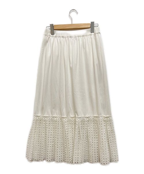 PLAIN PEOPLE（プレインピープル）PLAIN PEOPLE (プレインピープル) スクエアレースティアードスカート ホワイト サイズ:3 未使用品の古着・服飾アイテム