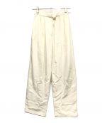 CLANEクラネ）の古着「BELTED LOOSE STRAIGHT PANTS ストレートパンツ」｜ホワイト