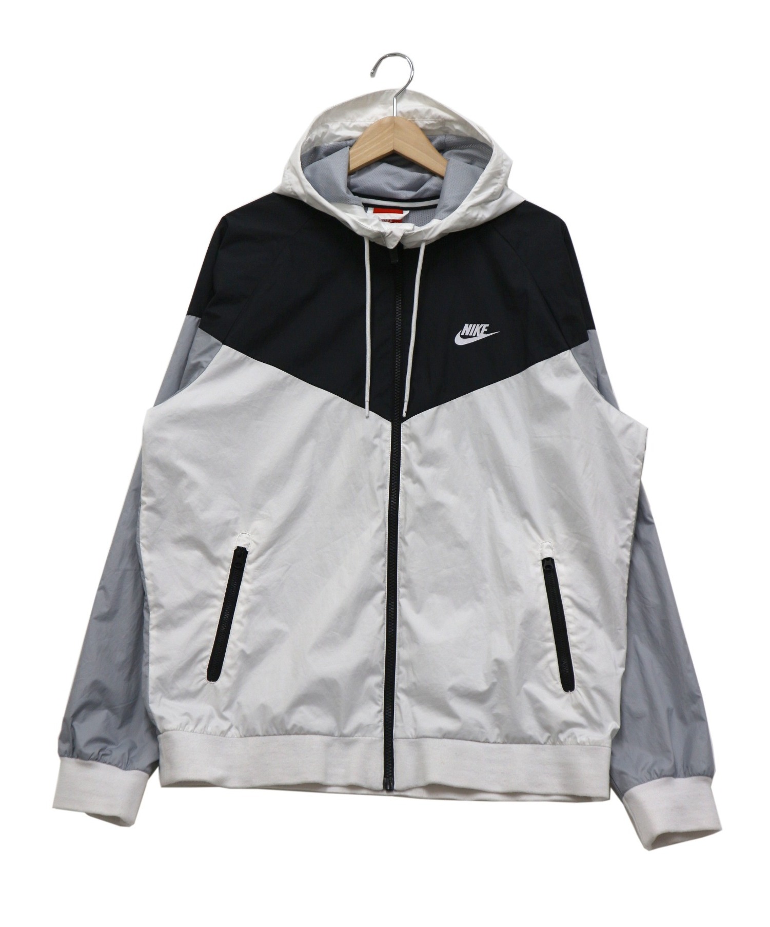 中古 古着通販 Nike ナイキ ナイロンジャケット グレー ホワイト サイズ Xl 19ss ブランド 古着通販 トレファク公式 Trefac Fashion