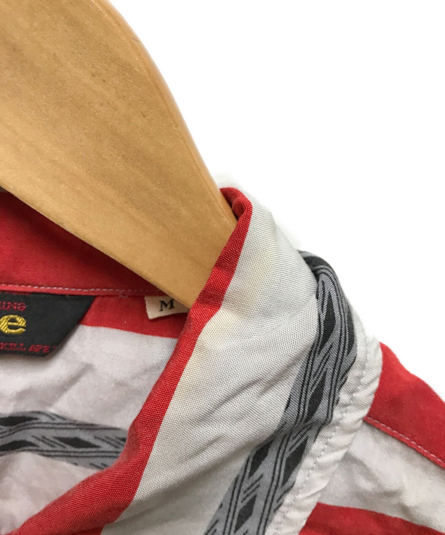 中古 A Blk Invasion Bathing アロハシャツ レーヨン Ape L 総柄