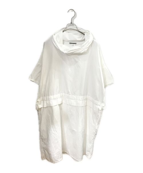 ISSEY MIYAKE（イッセイミヤケ）ISSEY MIYAKE (イッセイミヤケ) ポリウエスト絞りハイネック半袖ワンピース ホワイト サイズ:2の古着・服飾アイテム