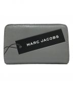 MARC JACOBSマーク ジェイコブス）の古着「コンパクトウォレット」｜グレー