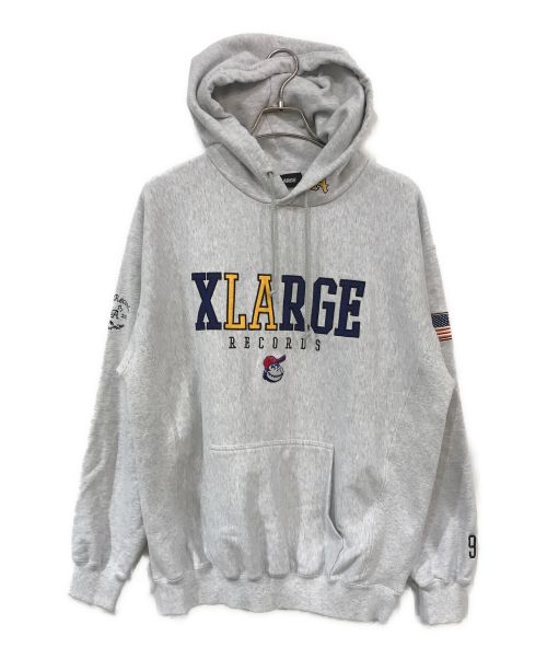 X-LARGE（エクストララージ）X-LARGE (エクストララージ) XL LABEL SOUVENIR HOODED SWEAT グレー サイズ:Ｍの古着・服飾アイテム