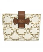 CELINEセリーヌ）の古着「SMALL STRAP WALLET IN TRIOMPHE CANVAS AND LAM」｜ホワイト