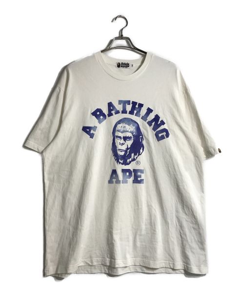 A BATHING APE（アベイシングエイプ）A BATHING APE (アベイシングエイプ) ベイプ カレッジ グラフィック Tシャツ ホワイト サイズ:2XLの古着・服飾アイテム
