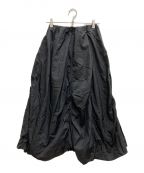 emmi atelierエミアトリエ）の古着「撥水変形シャーリングスカート」｜ブラック