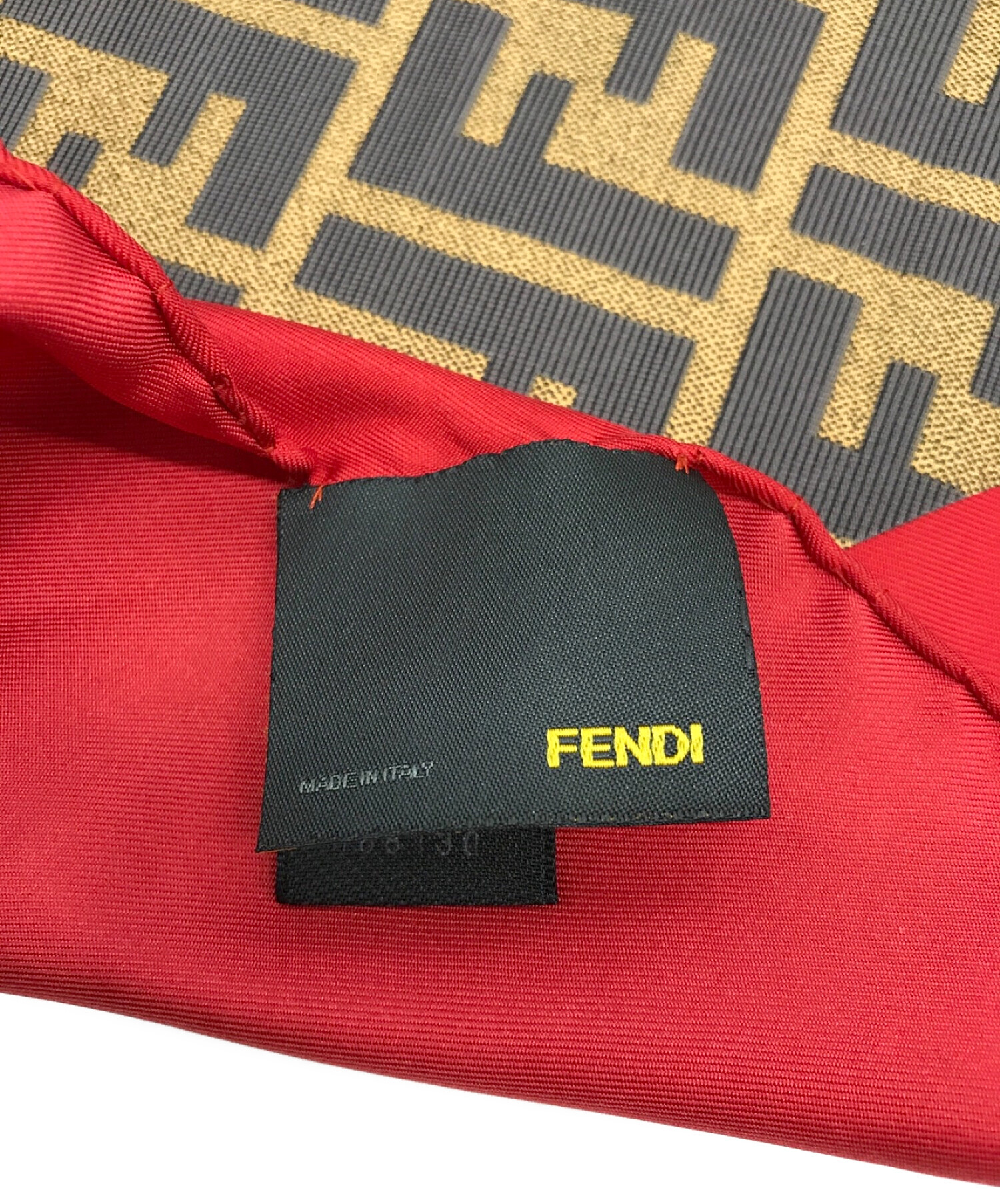 市場 ほぼ未使用 FENDI マルチカラー スカーフ バンドゥ ツイリー 