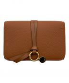 Chloeクロエ）の古着「Alphabet Compact Wallet For Women In Small Grain & Smooth Calfskin 