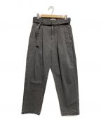 ATTACHMENTアタッチメント）の古着「SUPIMA CO STRETCH DENIM BELTED TAPERED FIT TROUSERS」｜ブラック