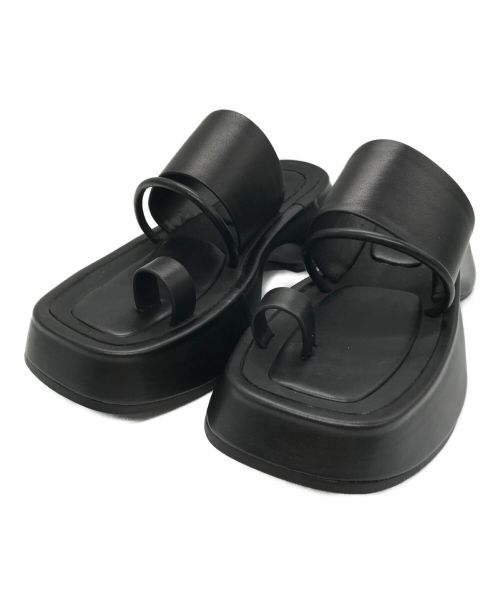 UN3D.（アンスリード）UN3D. (アンスリード) WIDE SOLE FLAT SANDAL ブラック サイズ:37 未使用品の古着・服飾アイテム