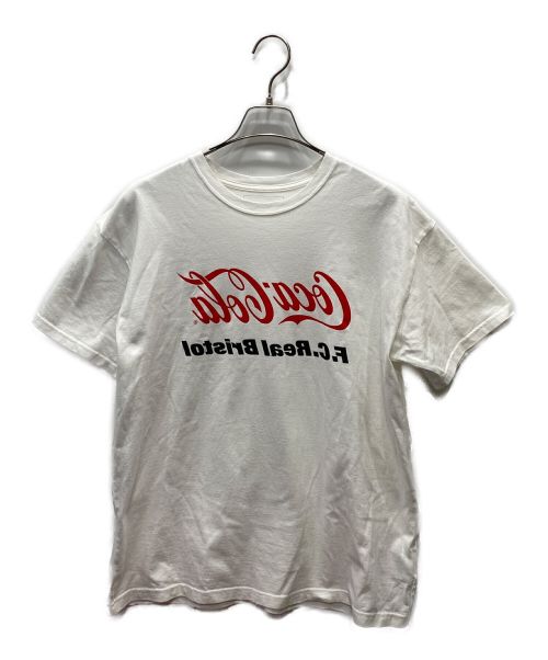 F.C.R.B.（エフシーアールビー）F.C.R.B. (エフシーアールビー) Coca Cola (コカコーラ) コラボプリントTシャツ ホワイト サイズ:Mの古着・服飾アイテム