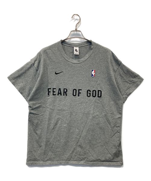 NIKE（ナイキ）NIKE (ナイキ) Fear Of God (フィア・オブ・ゴッド) NRG W TOP Tシャツ グレー サイズ:XLの古着・服飾アイテム