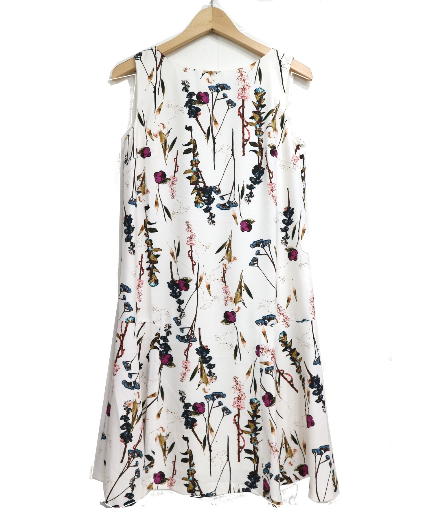 中古 古着通販 Untitled アンタイトル ボタニカルaラインワンピース ホワイト サイズ Size 2 未使用品 ブランド 古着通販 トレファク公式 Trefac Fashion