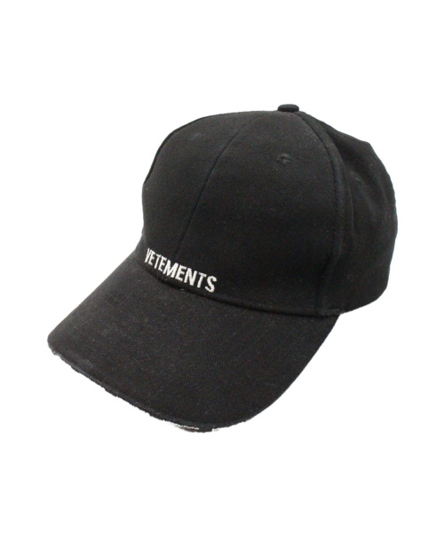 VETEMENTS（ヴェトモン）VETEMENTS (ヴェトモン) Embroidered Baseball Cap ブラック サイズ:-の古着・服飾アイテム