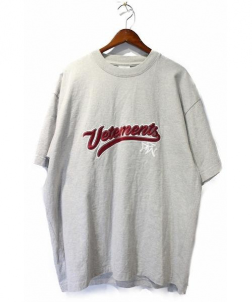 中古・古着通販】VETEMENTS (ヴェトモン) 18SS ロゴ刺繍Tシャツ グレー 