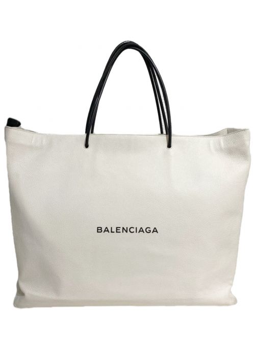 BALENCIAGA（バレンシアガ）BALENCIAGA (バレンシアガ) ショッピングバッグ ホワイト サイズ:-の古着・服飾アイテム