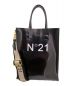 N°21 numero ventuno（ヌメロヴェントゥーノ）の古着「ロゴプリントショッパーバッグ」｜ブラック