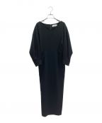 Mame Kurogouchiマメクロゴウチ）の古着「Curved Line Neck Dress」｜ブラック
