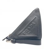 PRADAプラダ）の古着「Prada Saffiano Triangle Bag」｜ブラック