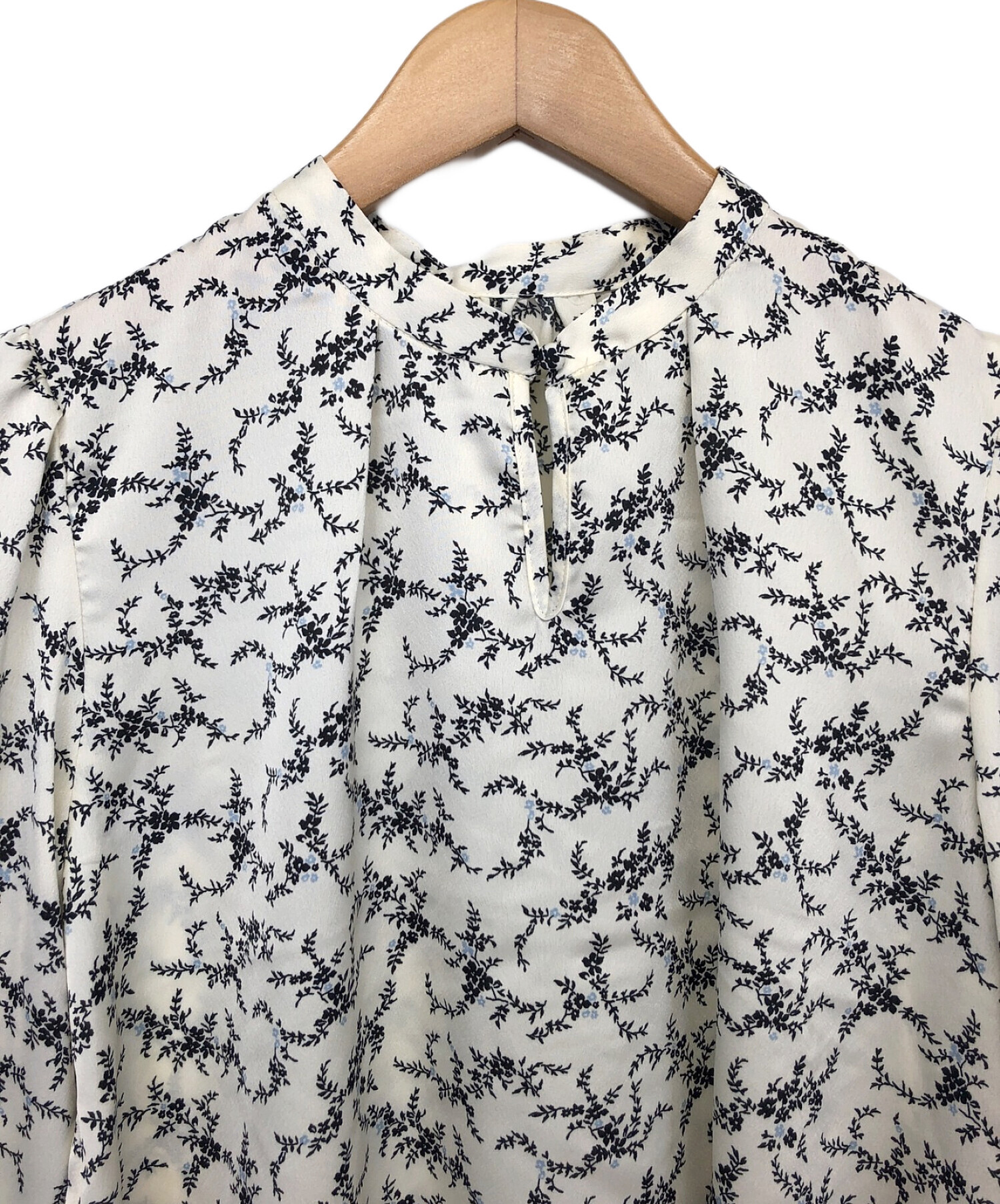 LILY BROWN リリーブラウン Tシャツ・カットソー F 白 【古着】【中古】 中古・古着通販】Lily Brown (リリーブラウン) ブラウス ホワイト