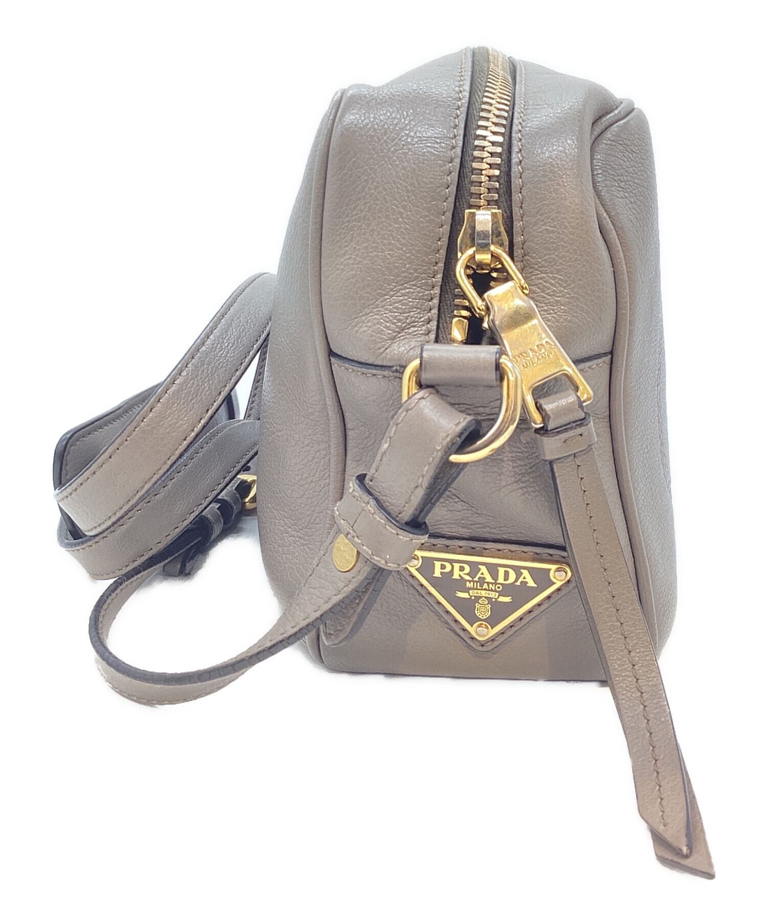 PRADA プラダ ショルダーバッグ  グレー 【古着】【中古】【送料無料】 中古・古着通販】PRADA (プラダ) ショルダーバッグ グレー｜ブランド