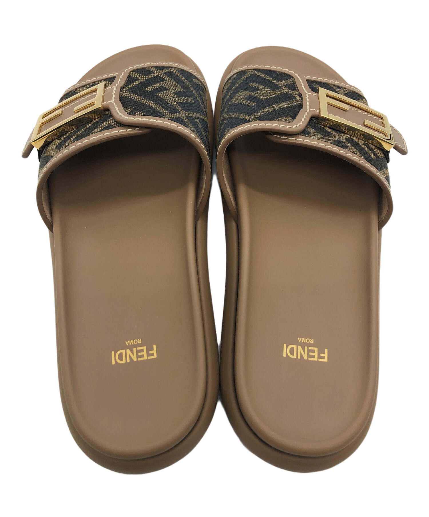 FENDI ベージュ レザー スライドサンダル FENDI ベージュ レザー スライドサンダル