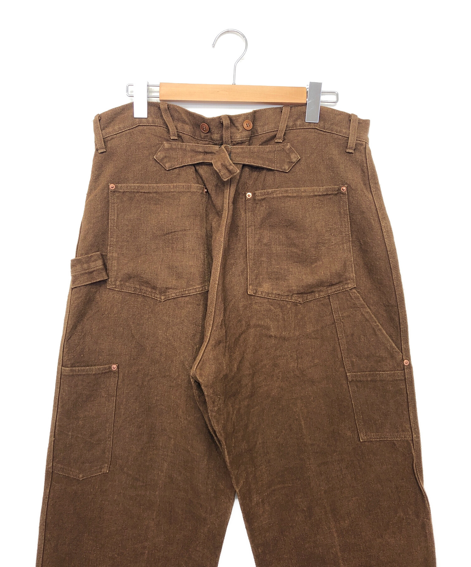 COMOLI コモリ 22SS 日本製 ヘンプダック ペインターパンツ V01-03011 3 BROWN ダブルニー ボトムス【中古】【COMOLI】 COMOLI - COMOLI コモリ 22SS 日本製 ヘンプダック ペインターパンツ