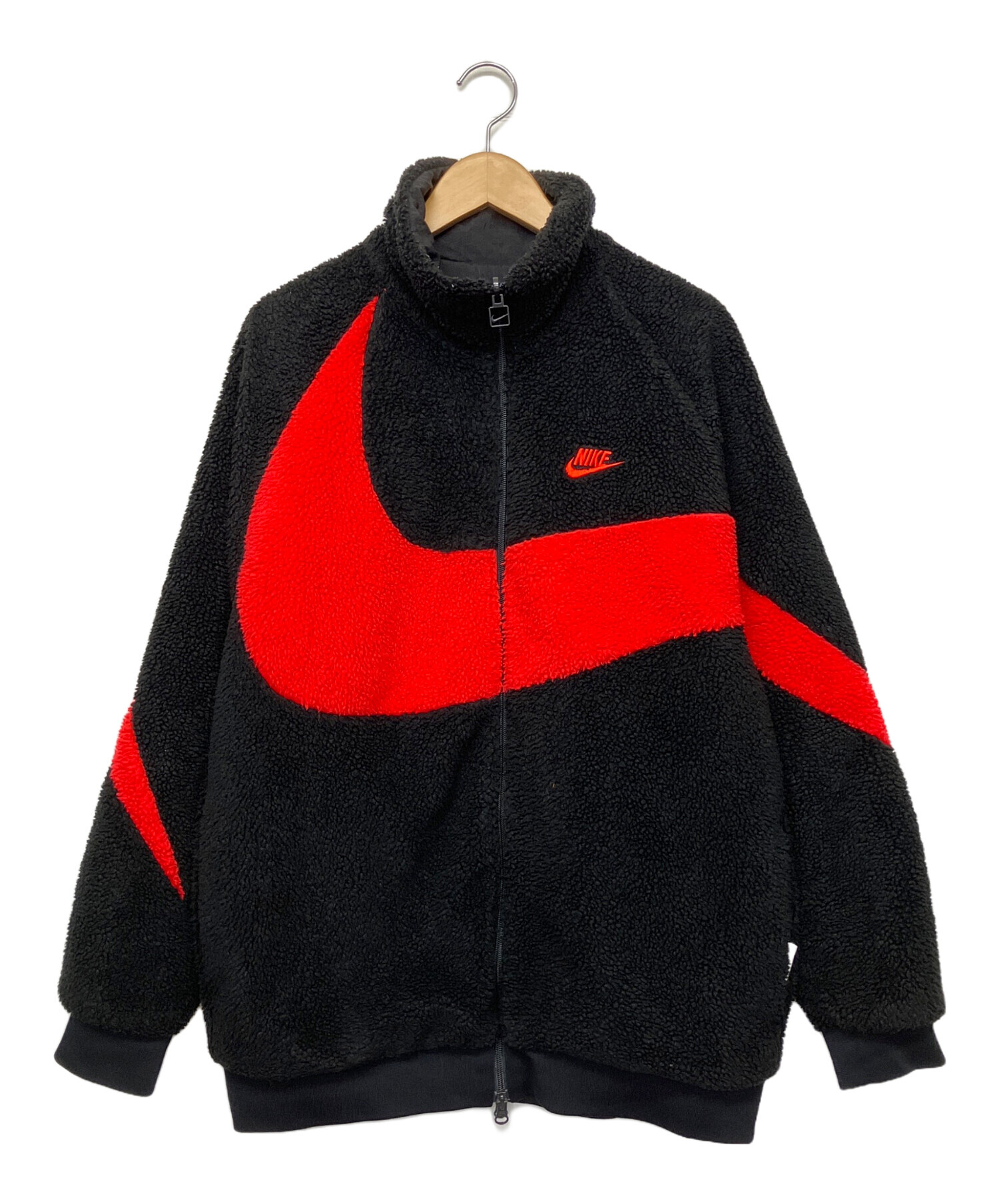 Nike 黒 と赤リバーシブルジャケット 新品タグ付きリバーシブル 中古・古着通販】NIKE (ナイキ) リバーシブルブルゾン ブラック×レッド