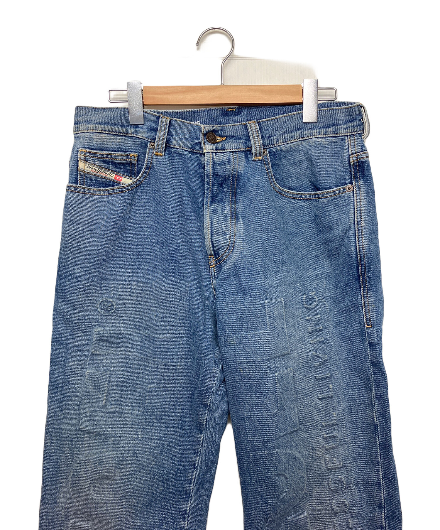 中古・古着通販】DIESEL (ディーゼル) エンボスビッグロゴ デニム 
