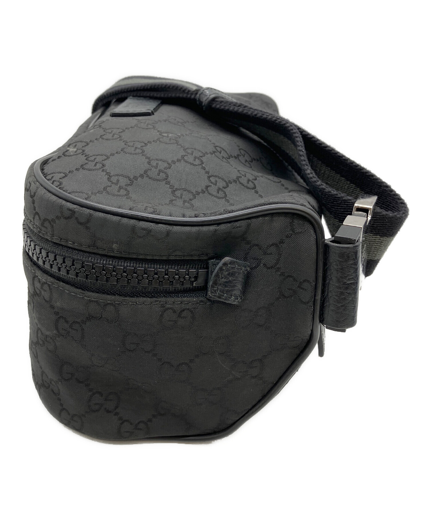 GUCCI ブラックナイロンショルダーバッグ 中古・古着通販】GUCCI (グッチ) GGナイロン ショルダーバッグ