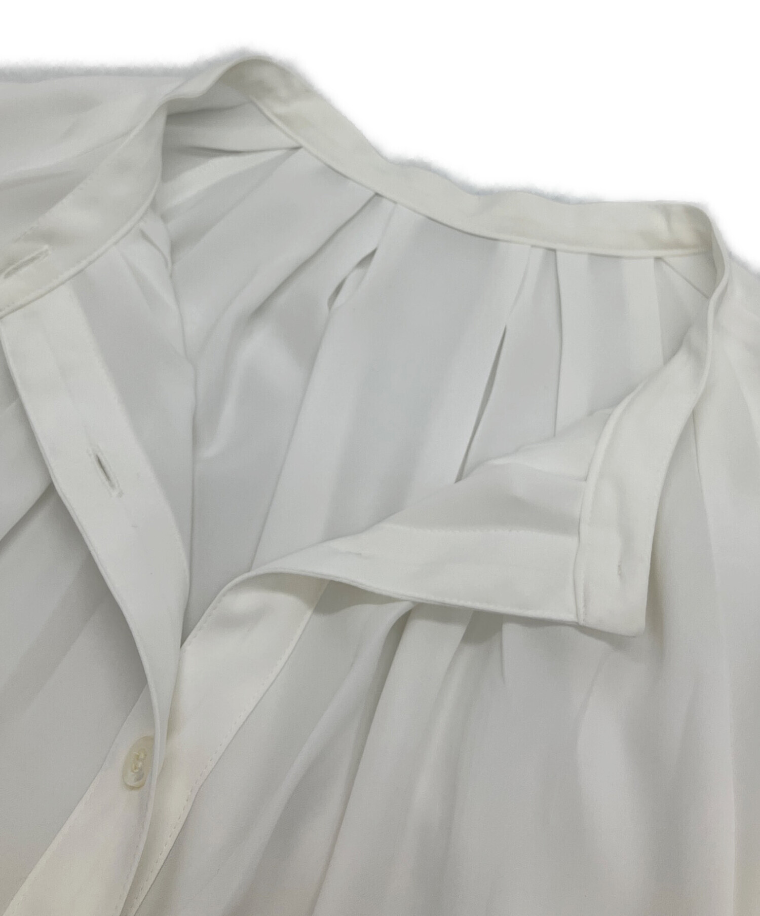 ADORE シャツブラウス 38（未使用新品）※タグ画像追加 中古・古着通販】ADORE (アドーア) 背面ジップブラウス ブラック