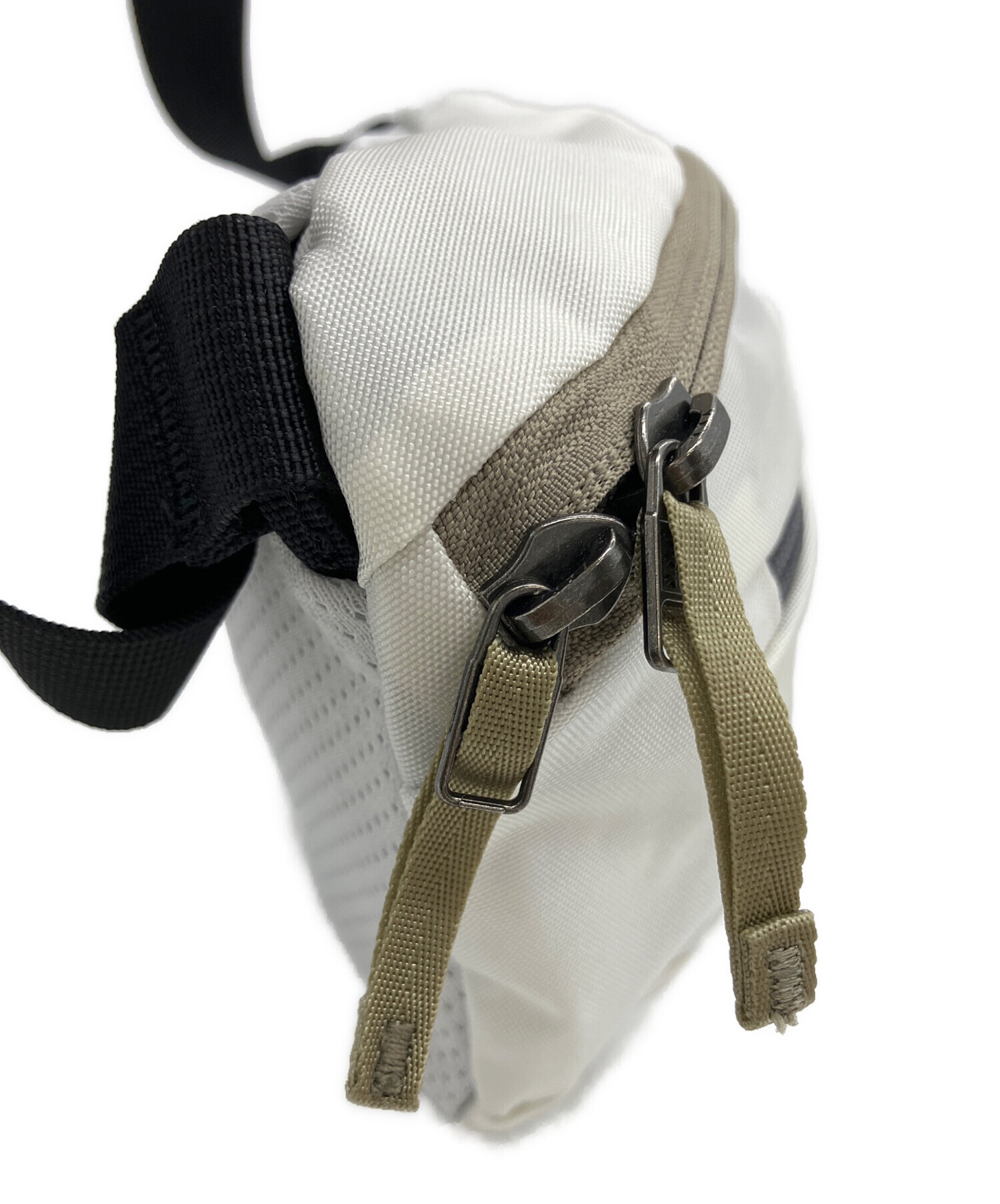 【新品未使用】アークテリクス ビームス別注 Mantis1 ホワイト Arcteryx-x-Beams-Mantis1-