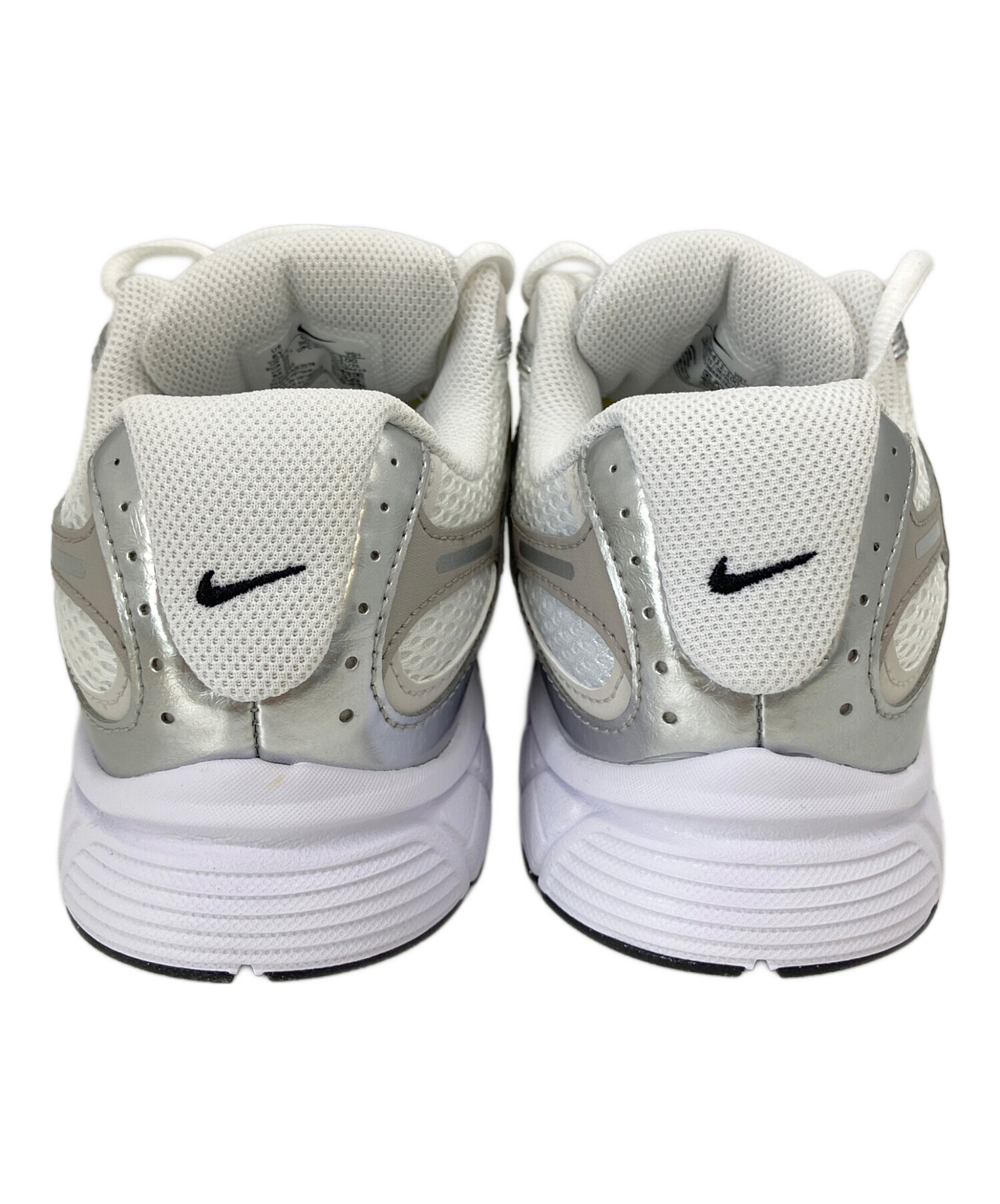 美品中古NIKEスニーカー 中古・古着通販】NIKE (ナイキ) HQ6411-100 スニーカー ホワイト