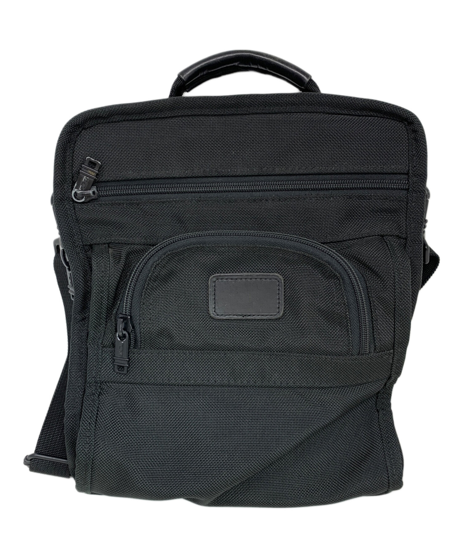 【美品】TUMI ブラック ショルダーバッグ213D3 中古・古着通販】TUMI (トゥミ) TUMI ショルダーバッグ ブラック