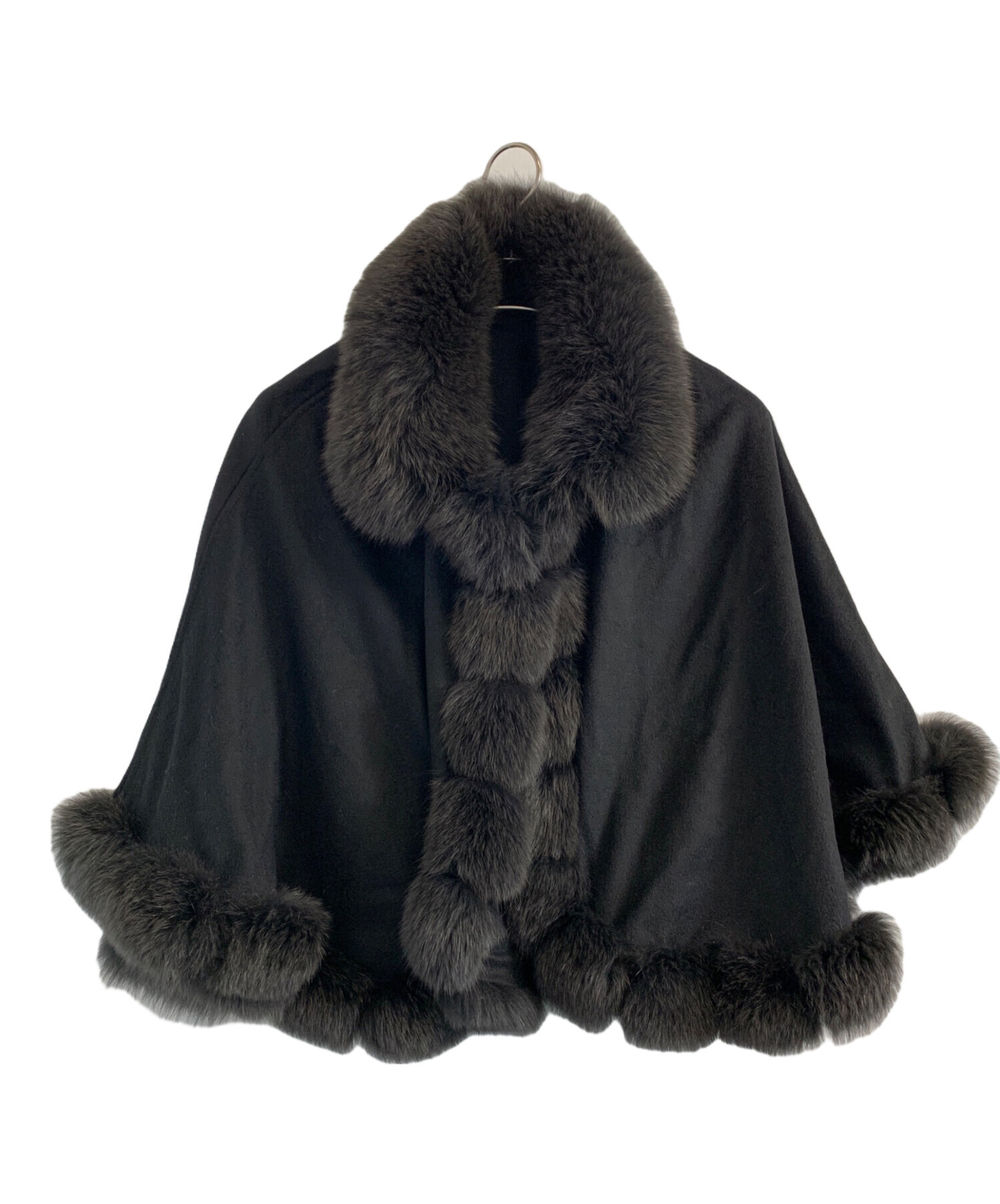 SAGA FURS ブラックファー付きポンチョ 【公式通販】
