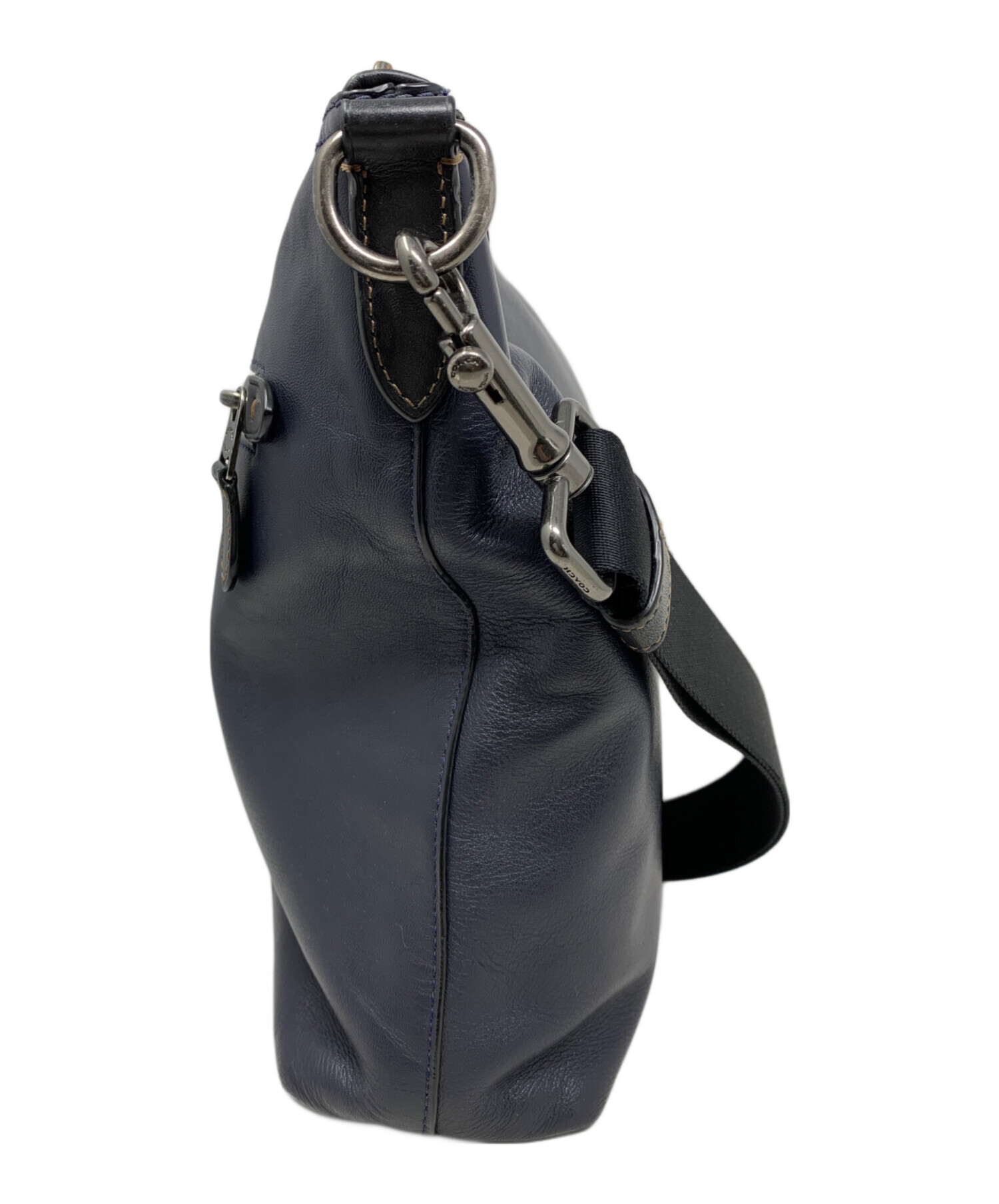 コーチ グラハム レザー ショルダーバッグ 黒 斜めがけ F72511 中古・古着通販】COACH (コーチ) COACH ショルダーバッグ ネイビー