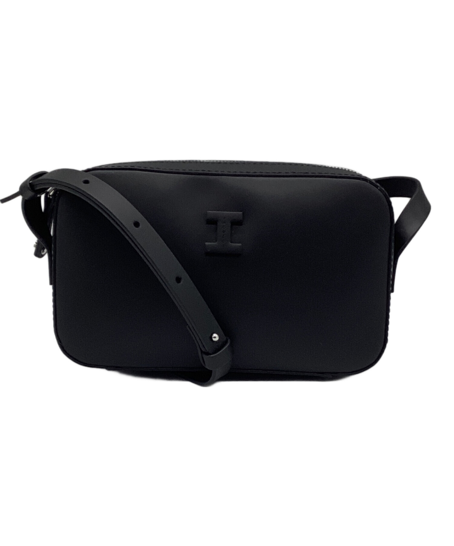 【IACUCCI 】ブラックレザーショルダーバッグ　イアクッチワンショルダー IACUCCI ブラックショルダーバッグ