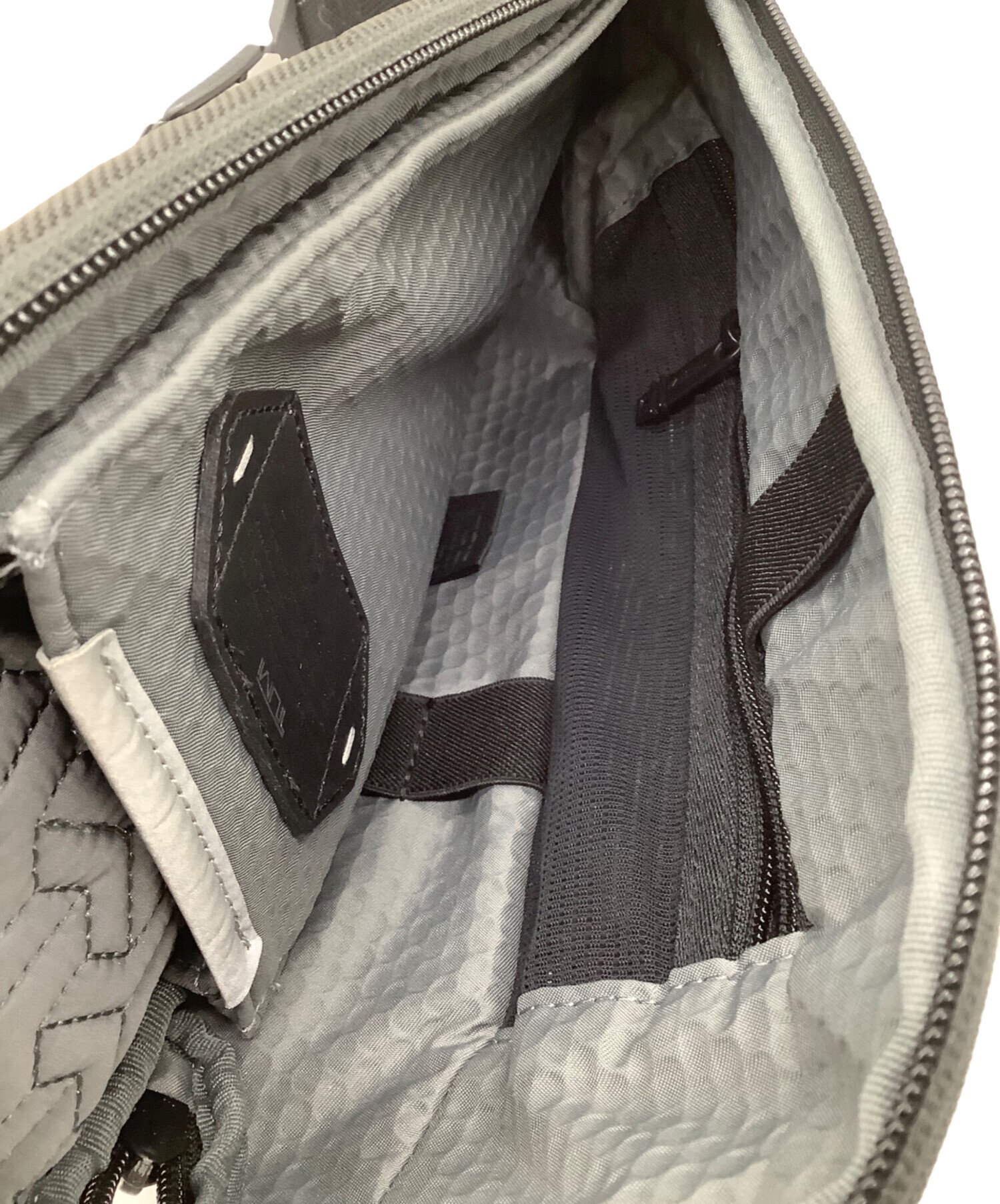 中古・古着通販】TUMI (トゥミ) ボディバッグ ネイビー｜ブランド