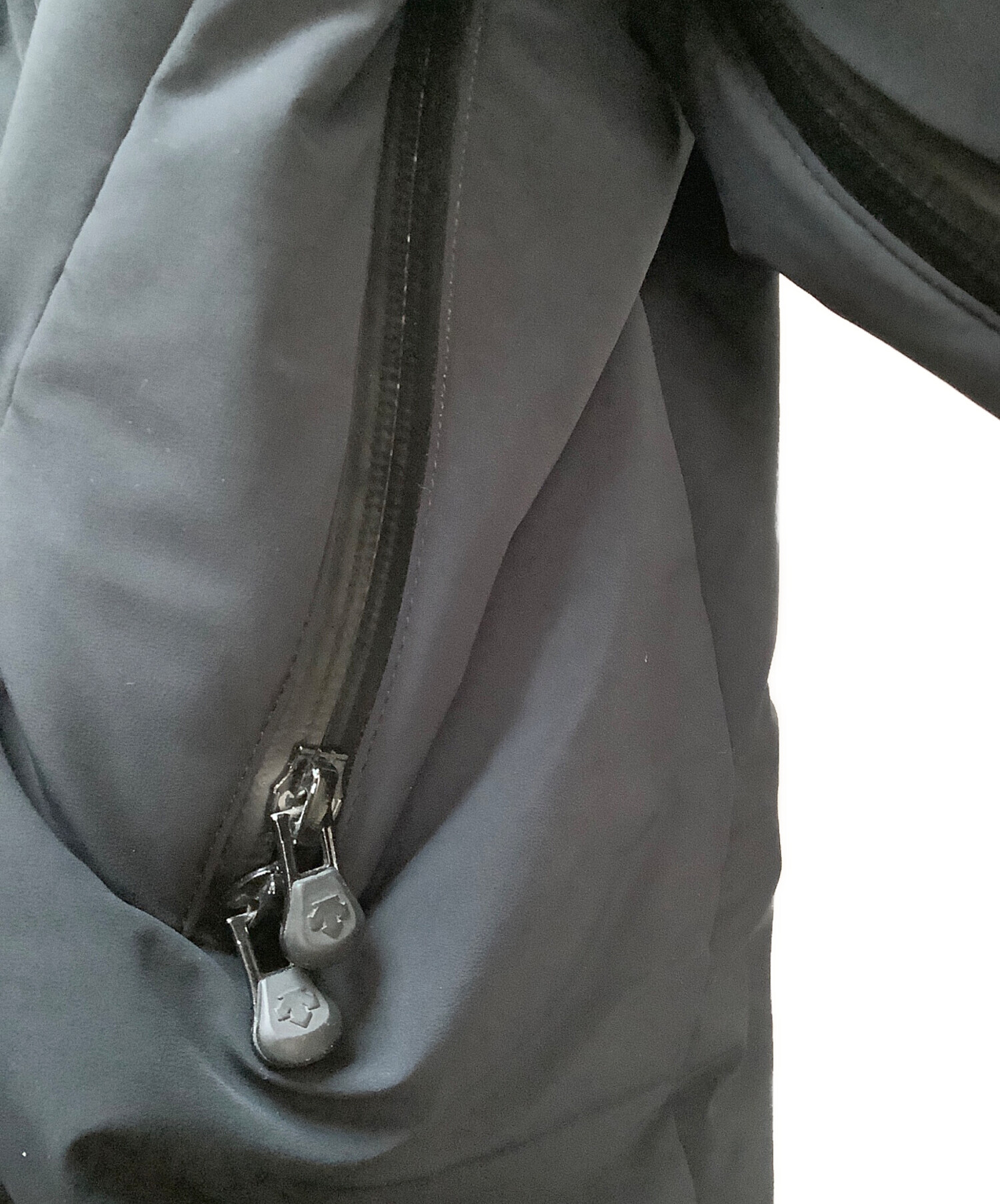 中古・古着通販】DESCENTE (デサント) ダウンジャケット ブラック