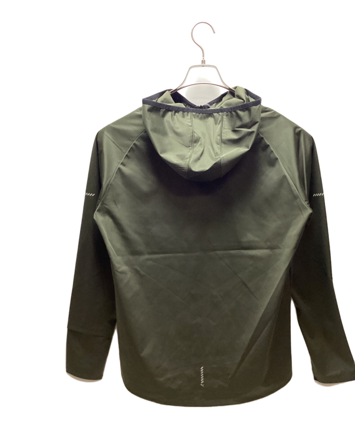 美品✨PUMA　プーマ　ウィンドブレーカー　トレーニング　緑　グリーン　M 中古・古着通販】PUMA (プーマ) ウインドブレーカー カーキ サイズ:L