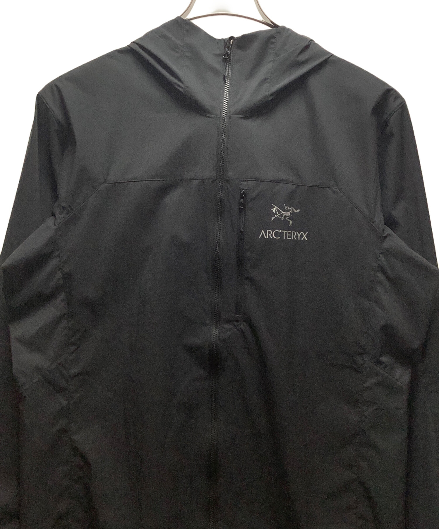 ARC'TERYX ナイロンパーカー 黒 ダーク 薄手 古着 中古・古着通販】ARC'TERYX (アークテリクス) マウンテンパーカー