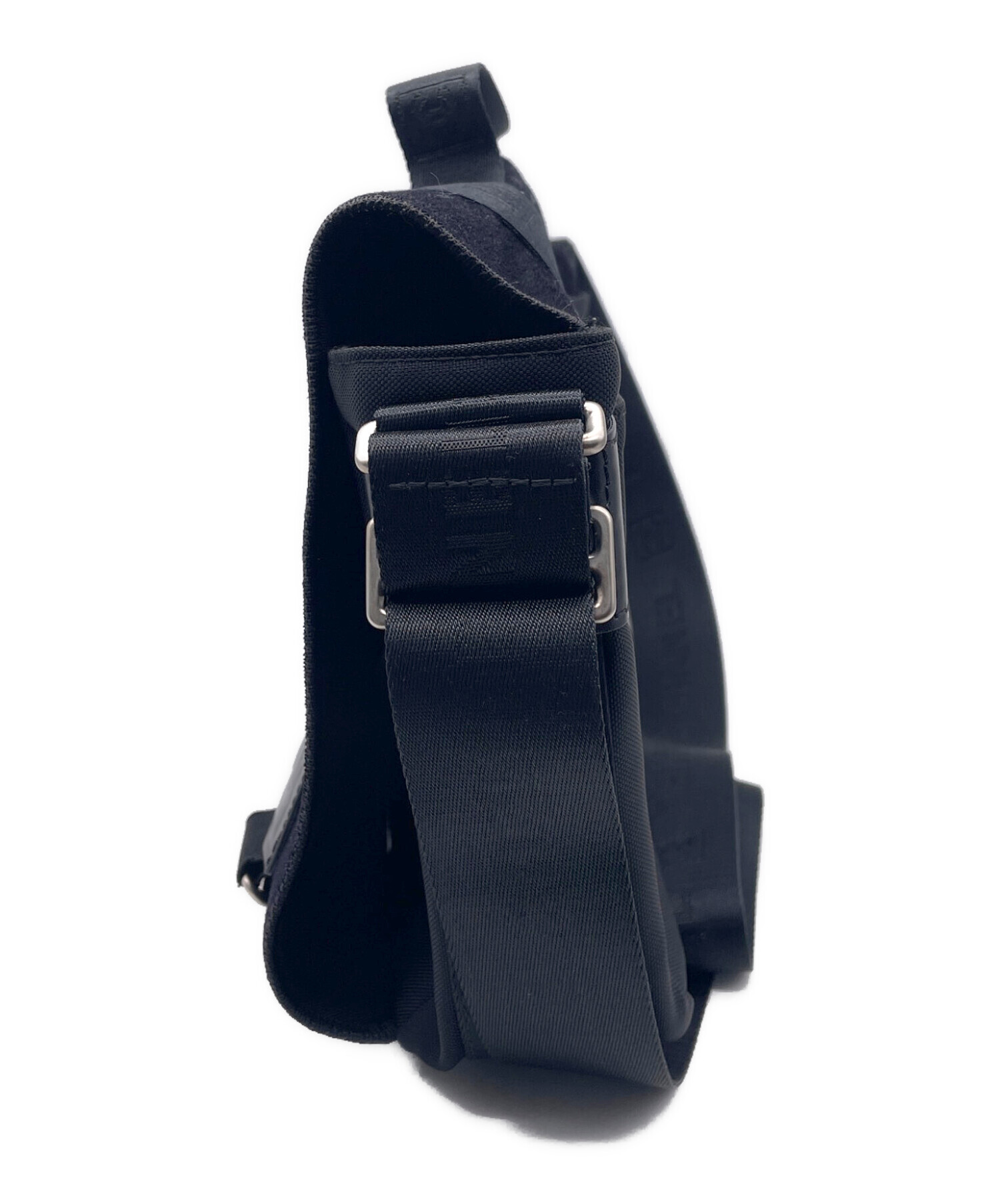 CHANEL ブラック メッセンジャーバッグ 中古・古着通販】CHANEL (シャネル) メッセンジャーバッグ ブラック