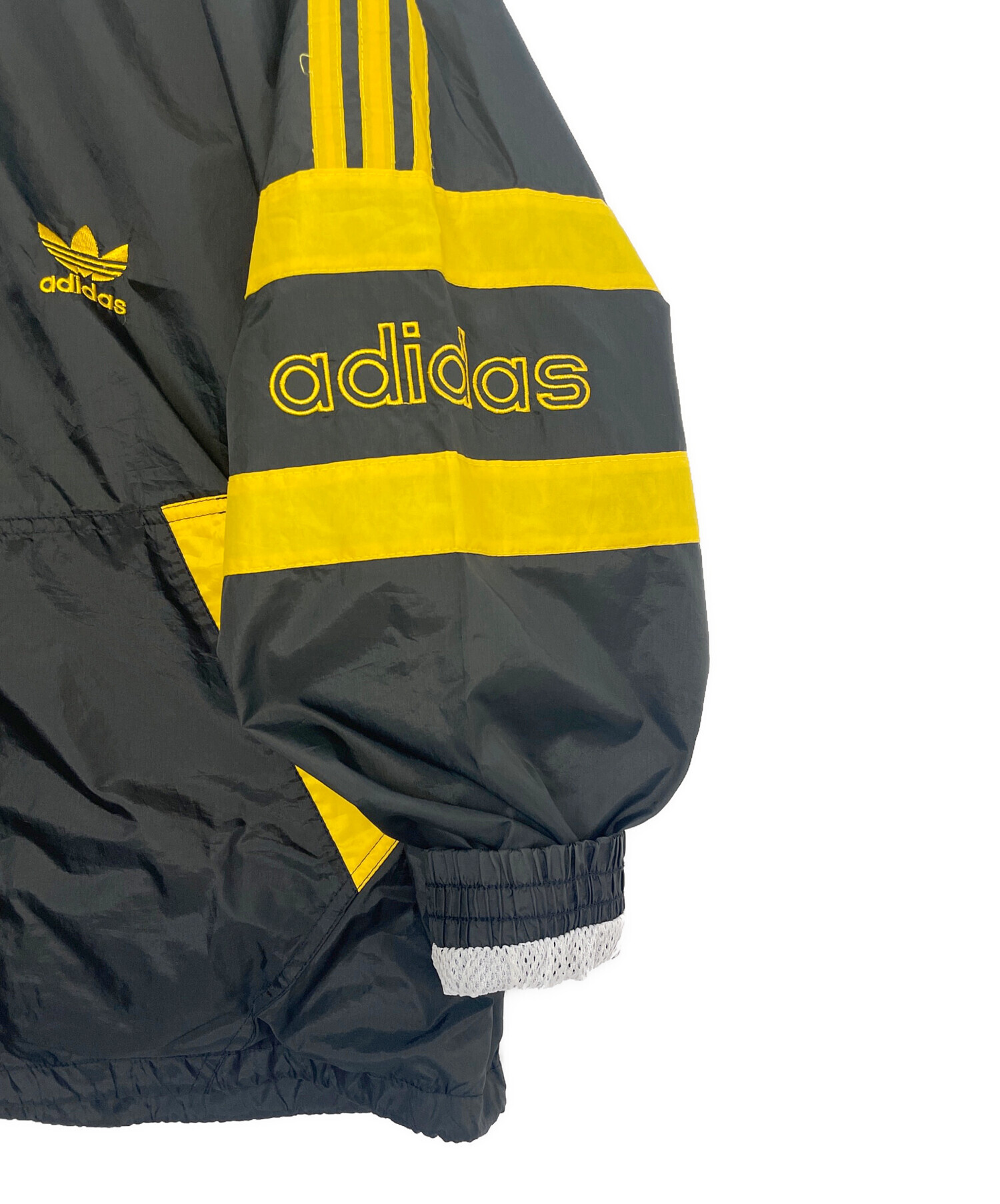 オールドadidas ストライプナイロンジャケット 黒/黄色M J81 中古・古着通販】adidas (アディダス) ナイロンジャケット ブラック
