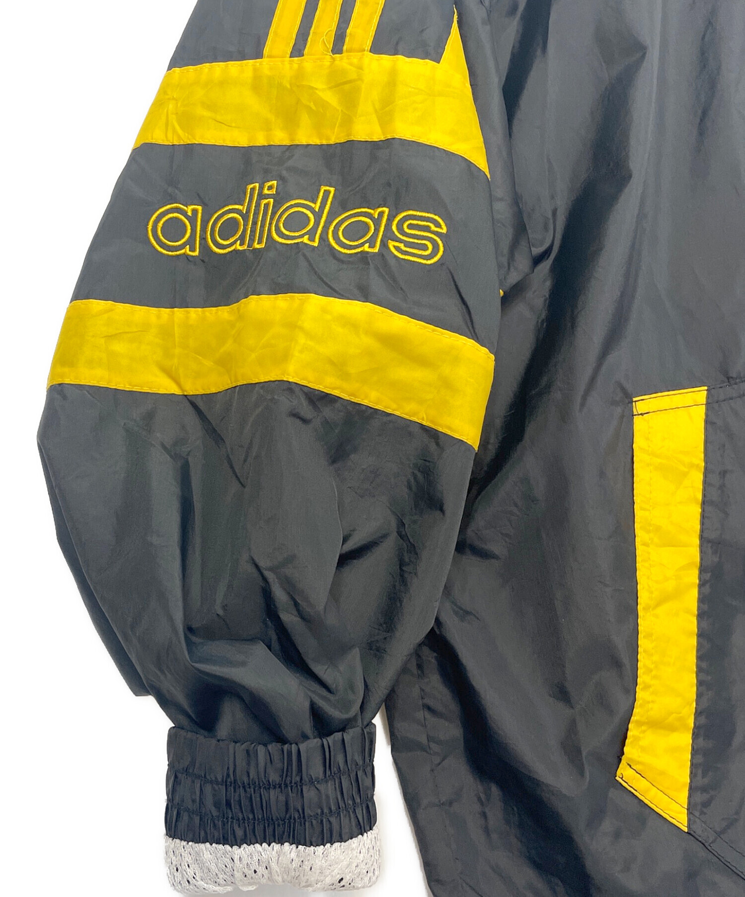 オールドadidas ストライプナイロンジャケット 黒/黄色M J81 中古・古着通販】adidas (アディダス) ナイロンジャケット ブラック