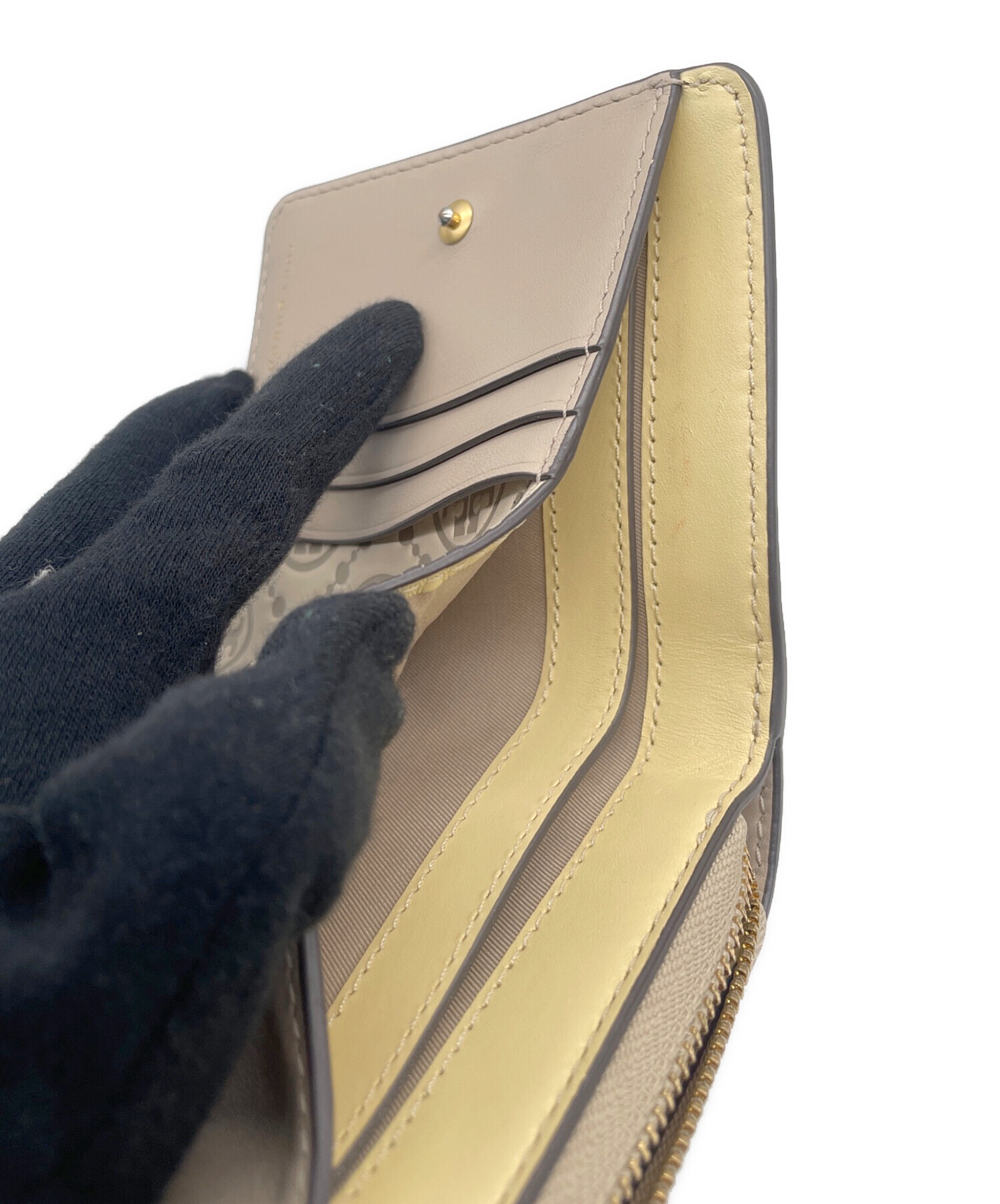 中古・古着通販】TORY BURCH (トリーバーチ) 2つ折り財布 ライトグレー