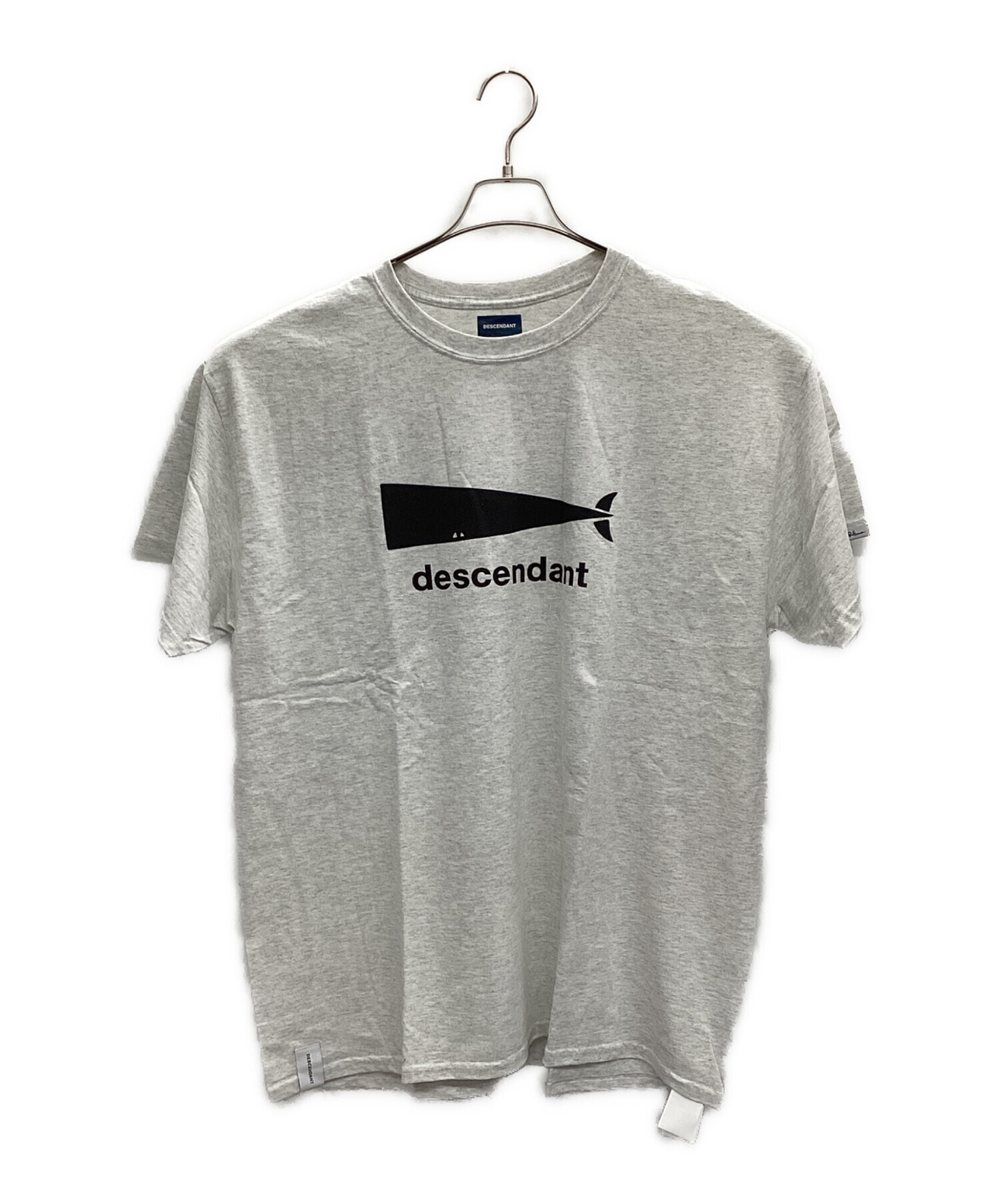 DESCENDANT ロゴ Tシャツ グレー サイズ3 中古・古着通販】DESCENDANT (ディセンダント) Tシャツ グレー サイズ