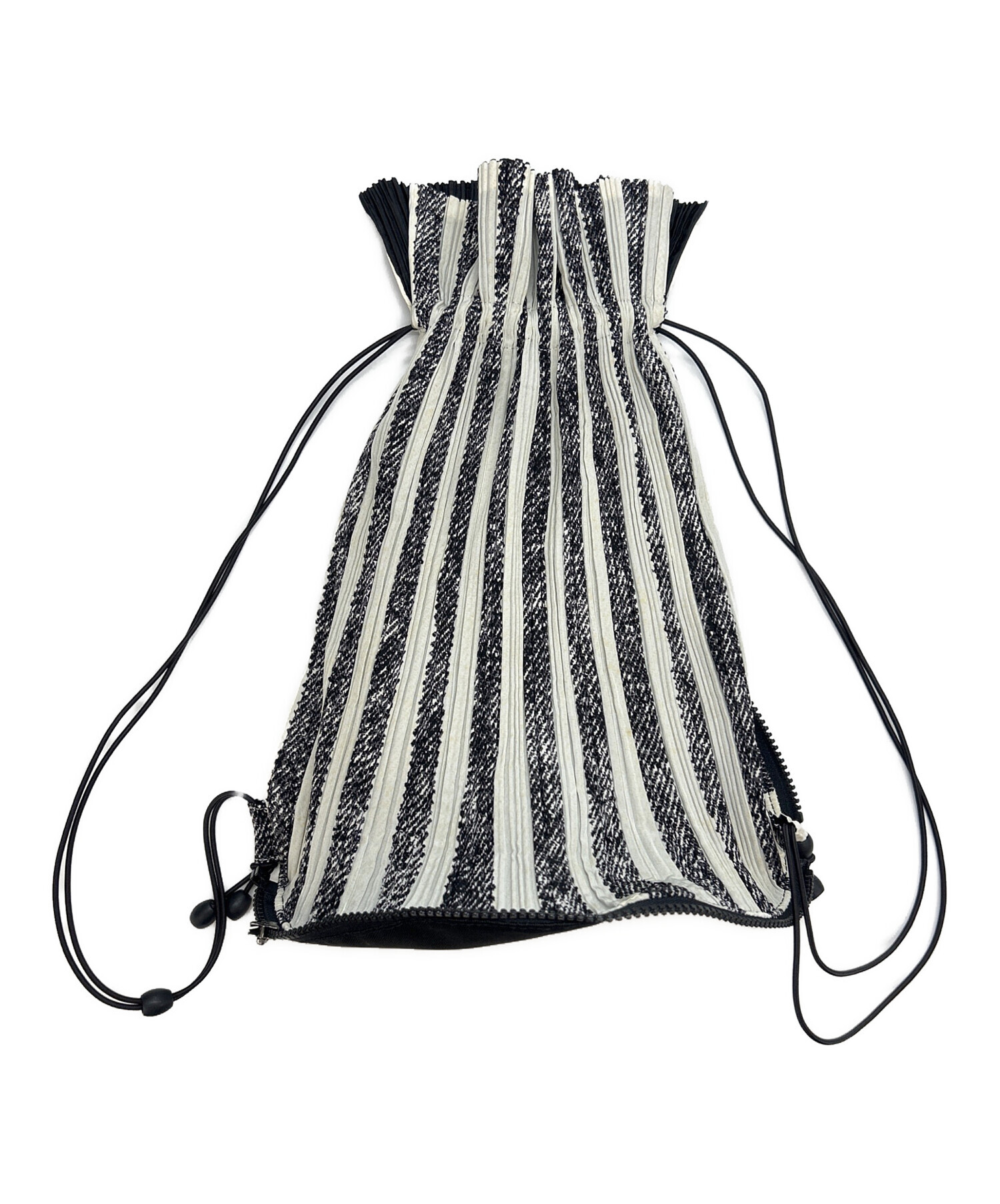 PLEATS PLEASE プリーツプリーズ 巾着ショルダーバッグ ブラック プリーツプリーズPLEATS PLEASE プリーツ巾着バッグ 黒 (K-137401)